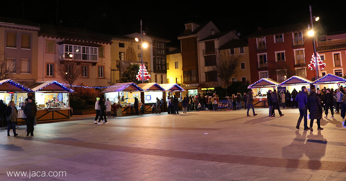 Del 26 de diciembre al 5 de enero, los productores y artesanos de las comarcas de la Jacetania y el Alto Gállego se darán cita en la Plaza Biscós de Jaca para celebrar la tercera edición de estos mercados que contarán con talleres, música, magia y degustaciones como actividades paralelas.