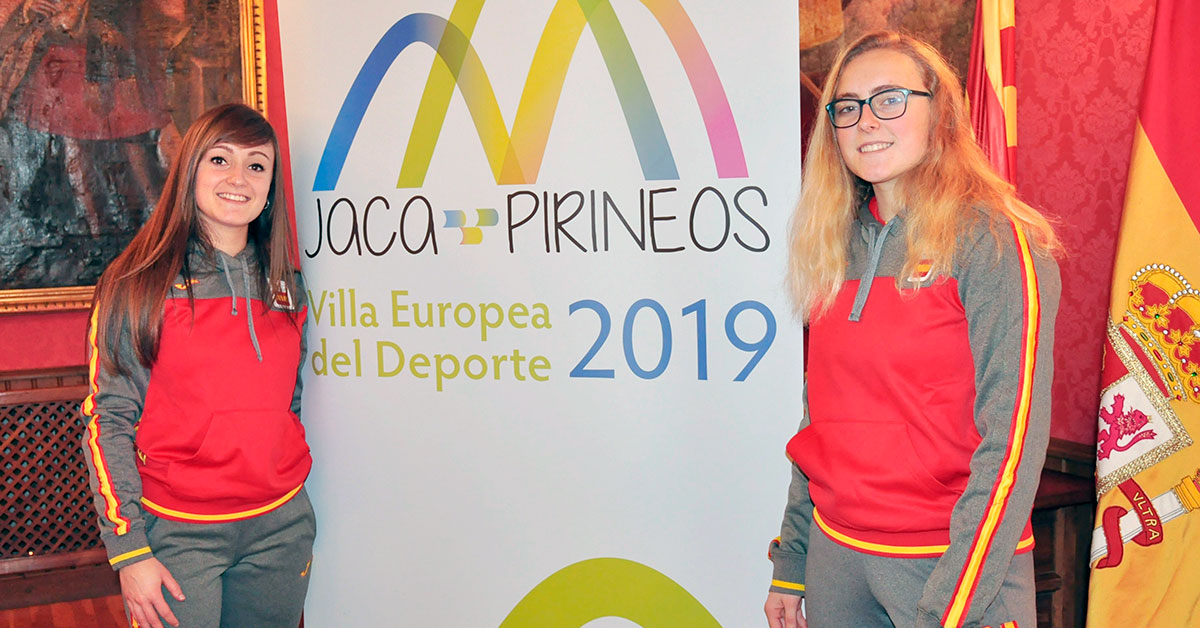 A partir de este jueves 9 hasta el miércoles 22 de enero, 2.000 deportistas de 15 a 18 años procedentes de 75 países se reunirán en Suiza. La bandera de JacaPirineos será portada durante la ceremonia de inauguración por Carmen Pérez y Júlia Tèrmens, deportistas jaquesas que participan en los Juegos.