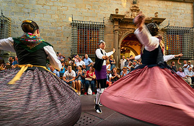 Exposición fotográfica “El 50 Festival Folklórico de los Pirineos, en la calle”