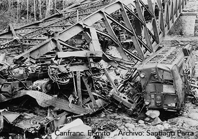 50 años del último viaje del Canfranero por Francia

23/03/20 . Jaca 

El 27 de marzo de 1970 el “canfranero” enfiló su último viaje hacia España. Fue una fría mañana de Viernes Santo cuando, a causa de la escarcha en las vías y problemas con los frenos y el suministro eléctrico de la subestación de Les Forges d’Abel (como relata el periodista Sergio Sánchez en el libro “Canfranc. El mito”), el tren inicia un desbocado descenso que terminará con el descarrilamiento y accidente en el Puente de L’Estanguet que quedó destrozado. Nunca más se restablecería el tráfico por ese tramo.