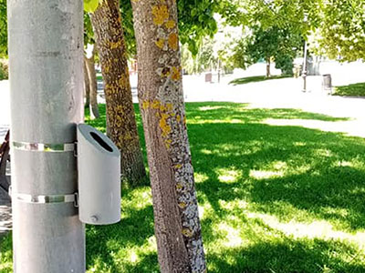 Dispensadores de gel en las calles de Jaca 