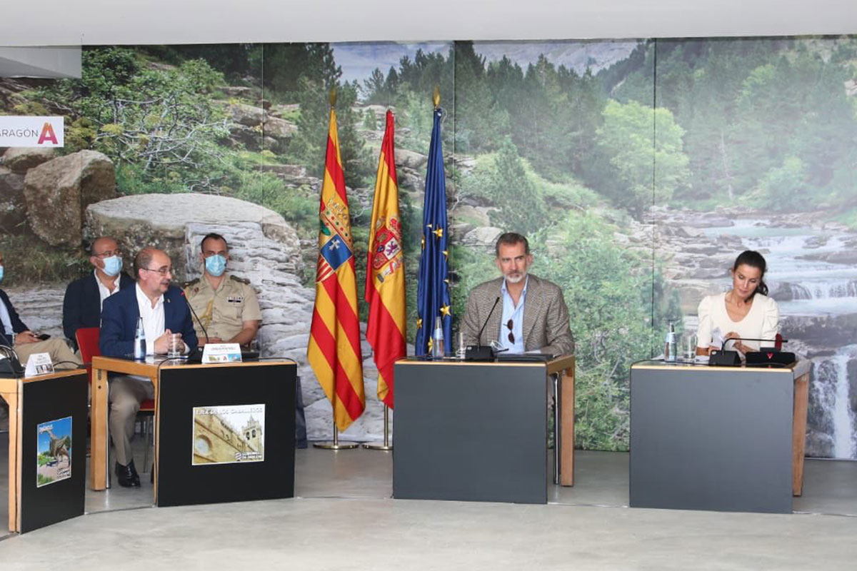 Los reyes de España, don Felipe y doña Leticia, visitarán el Monasterio de San Juan de la Peña y la localidad de Jaca, donde mantendrán una reunión con los representantes del sector turístico. El viaje se inscribe en la gira autonómica que están realizando por el territorio nacional para apoyar al turismo y será la única etapa en Aragón.