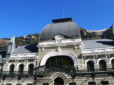 Se abre la visita libre a vestíbulo y subterráneo de la Estación de Canfranc