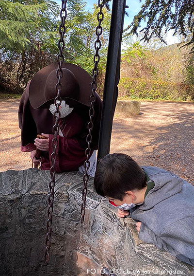 los días 27 y 28 de marzo y 1 y 3 de abril, las visitas serán guiadas por Fray Damián El Peregrino, que nos acompañará en el descubrimiento de la ruta jacobea en Jaca con "Paso a paso del Peregrino" y las "Historias del Camino". 