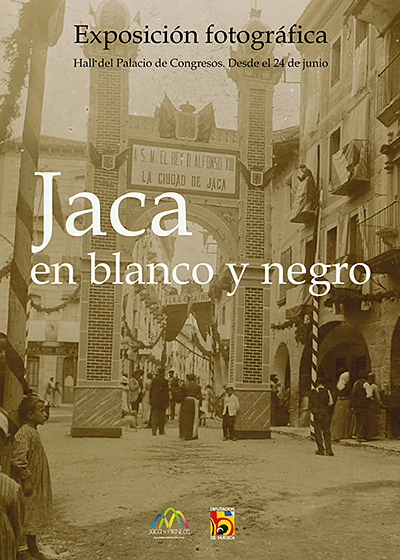 Un recorrido histórico y patrimonial por la Jaca del siglo XX a través de las imágenes de los fotógrafos más representativos del período. Fotografía histórica, patrimonial y también, en cierto modo, periodística, de Alfonso Sánchez, Alfredo Millera, Anna M. Christian, Antonio Tramullas, Carlos Juan, Francesc Xavier Parés, Francisco de las Heras, Guzmán Barrio, Julio Hernanz, Juli Soler Santaló, Manuel Asenjo, Manuel Barrio, Pablo Sanz, Primitivo Peñarroya, Ricardo Compairé y Víctor Barrio...