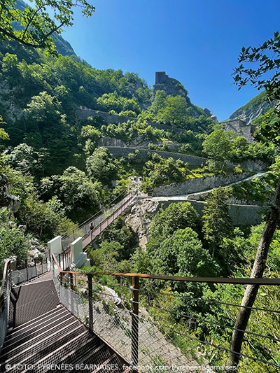 La pasarela sobre las "Gorges de l'Enfer", en Valle de Aspe, ya es una realidad 