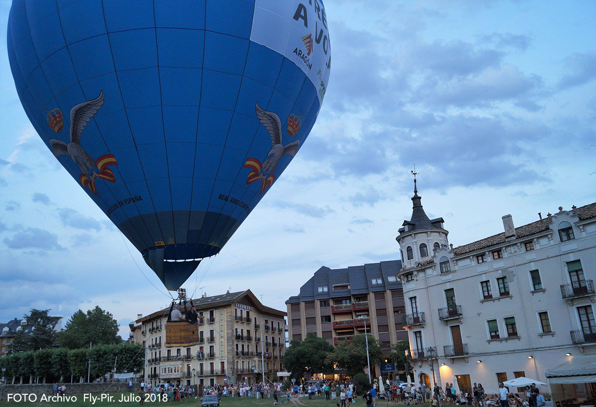 En 2018 y con motivo del vigésimo aniversario del aeródromo de Santa Cilia, la ciudad pudo ya disfrutar de la presencia de globos aerostáticos cautivos en la Ciudadela con imágenes que ya han quedado para el recuerdo. 