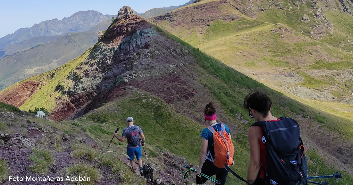 El club Montañeras Adebán celebra del 22 al 24 de octubre la quinta edición de las Jornadas Mujer y Montaña, un encuentro pionero en la visibilización de la mujer en los deportes de montaña, continuación del trabajo de este club que, abierto a todos, quiere potenciar sobre todo el papel de la mujer en el deporte de montaña, de las profesionales y de las aficionadas, de cualquier edad. 