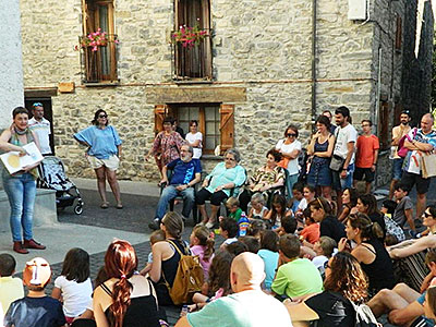 Villanúa celebra este sábado su Feria del Libro y del Cómic