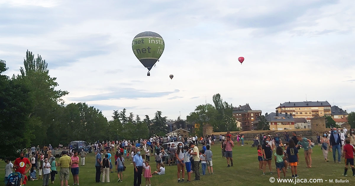 Globos en Jaca, ambiente el sábado por la tarde