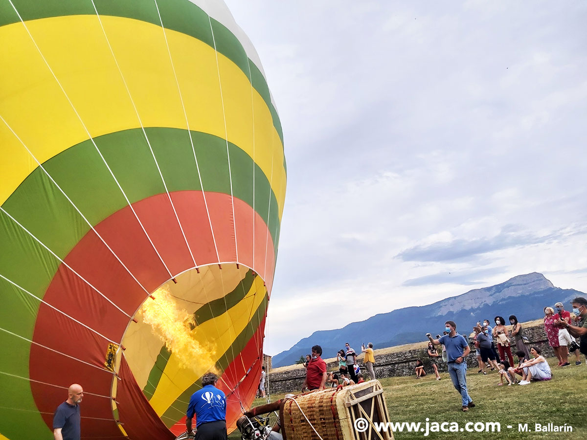 El público podrá asistir a los despegues de globos desde el entorno de la Ciudadela de Jaca. Jaca desde el Aire 2022