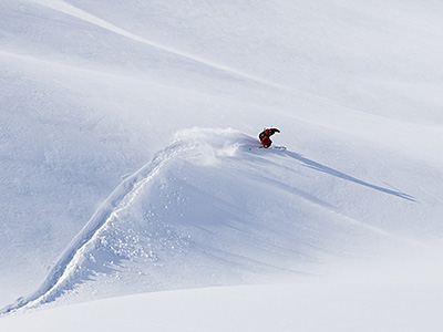 Los centros invernales de Astún y Candanchú continuan apostando por el pase único para ambas estaciones de cara a la próxima temporada de esquí, en un abono de temporada que ofrece 100 kilómetros, 102 pistas, 14 itinerarios y 40 remontes. Dos estaciones vecinas y complementarias en el Valle del Aragón que contarán con una capacidad máxima de 46.000 esquiadores/hora... Leer más