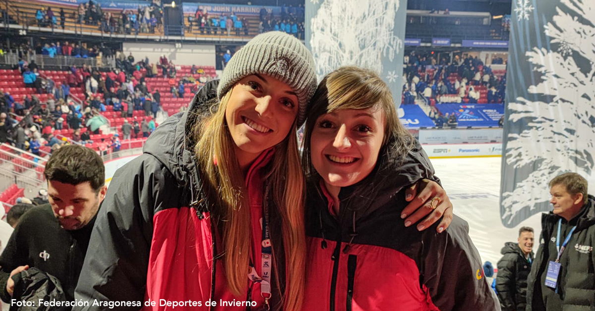 El Ayuntamiento de Jaca ha acogido este pasado lunes una recepción a las deportistas Celia Abad (esquí) y Carmen Pérez (curling) tras su participación en la Universiada celebrada en Lake Placid, Estados Unidos. 