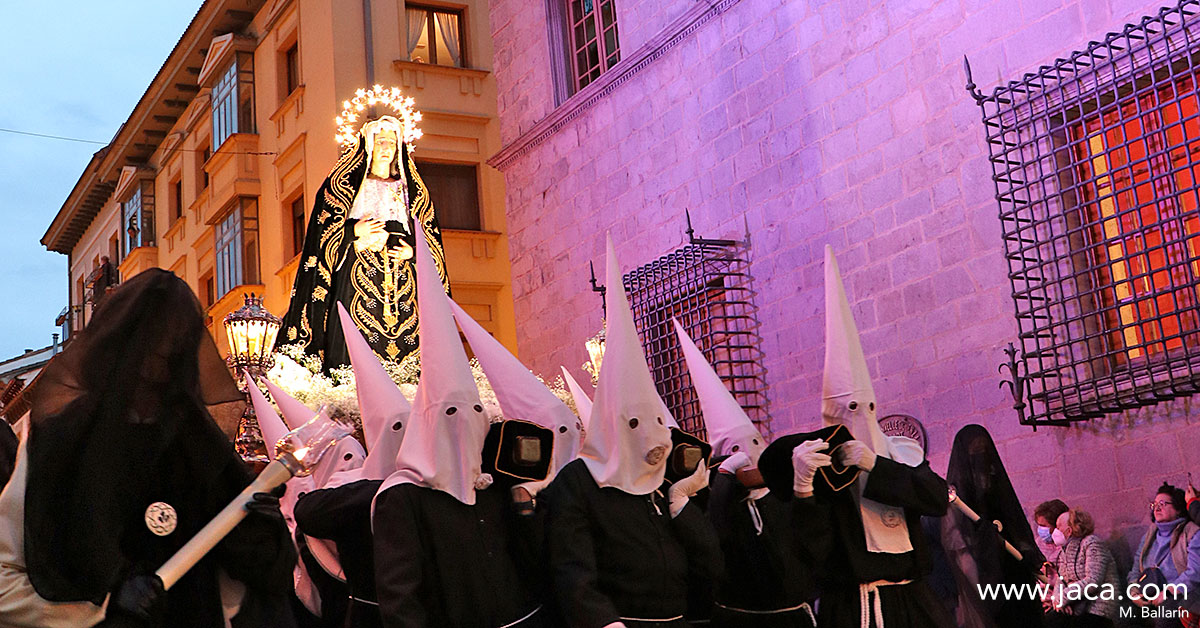 La Semana Santa de Jaca: Hermandad de la Soledad de Nuestra Señora.