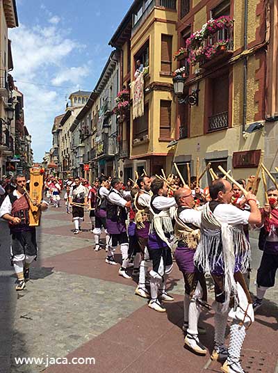 La recreación histórica que tendrá como escenario la Ciudadela de Jaca nos permitirá volver a principios del siglo XIX cuando las tropas napoleónicas lucharon en Jaca. Una representación que tendrá lugar el próximo fin de semana, 13 y 14 de mayo, y recreará las batallas entre las tropas españolas y el ejército napoleónico que había tomado Jaca. 