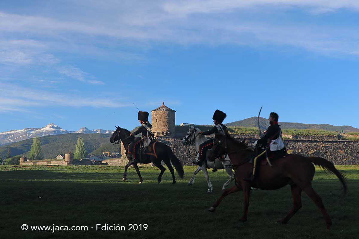 La recreación histórica que tendrá como escenario la Ciudadela de Jaca nos permitirá volver a principios del siglo XIX cuando las tropas napoleónicas lucharon en Jaca. Una representación que tendrá lugar el próximo fin de semana, 13 y 14 de mayo, y recreará las batallas entre las tropas españolas y el ejército napoleónico que había tomado Jaca. 