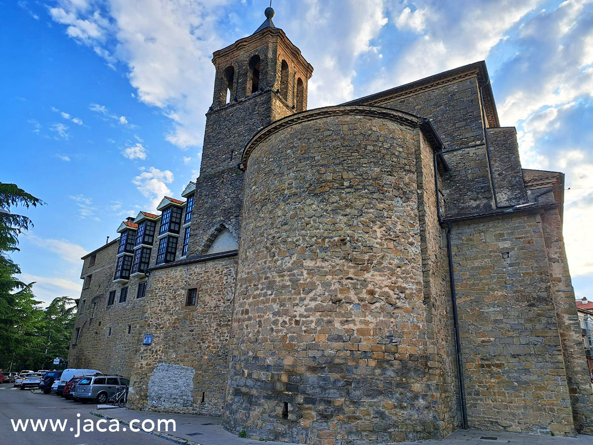Jaca se moviliza por el monasterio de las Benedictinas